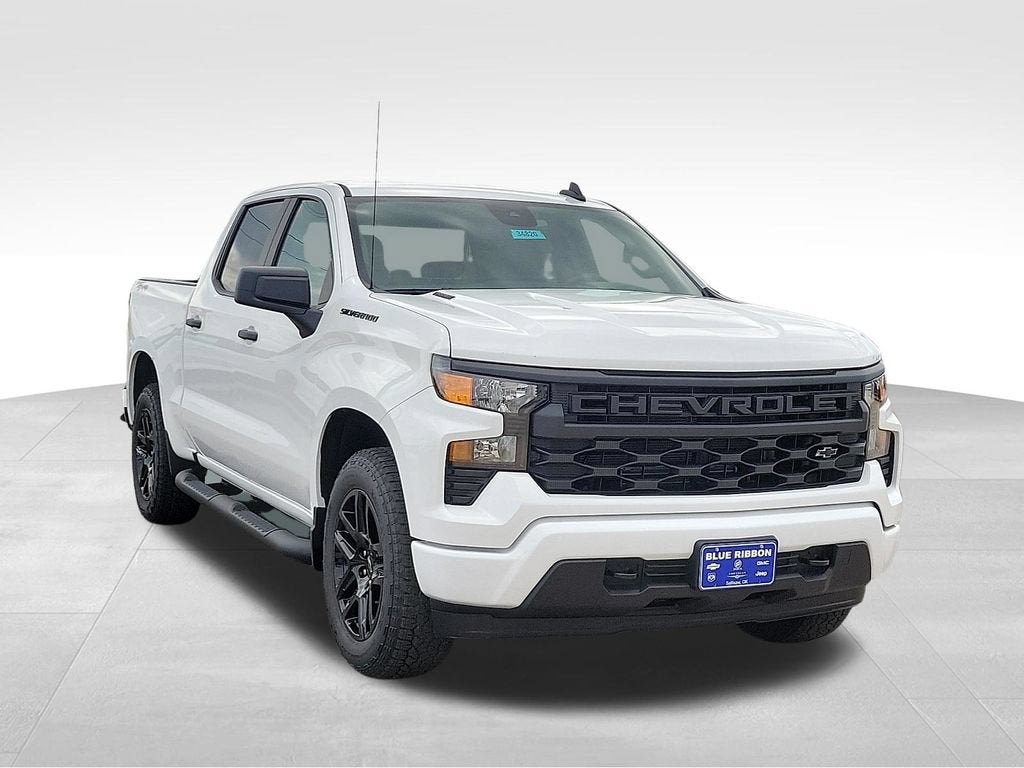 2026 Chevrolet Silverado 1500 Custom in Summit White — front three-quarter view