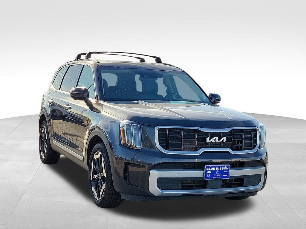 2025 Kia Telluride S in Gray — front three-quarter view