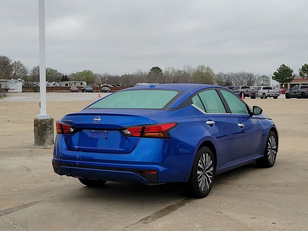 2025 Nissan Altima — detail view